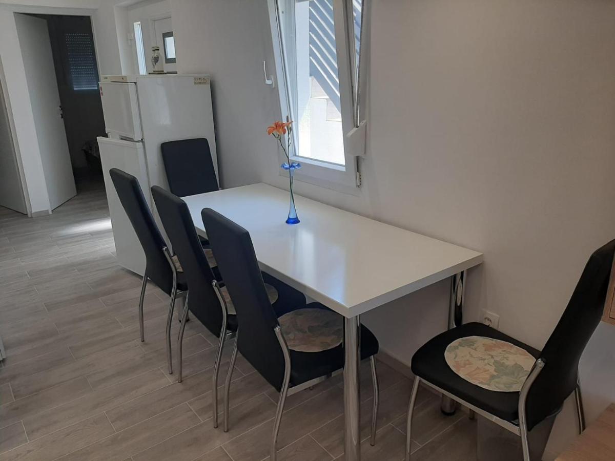 H&F Apartmani Vir Eksteriør bilde