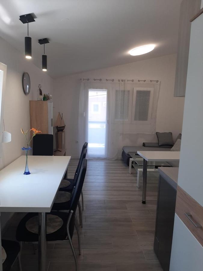 H&F Apartmani Vir Eksteriør bilde