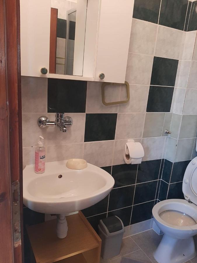H&F Apartmani Vir Eksteriør bilde