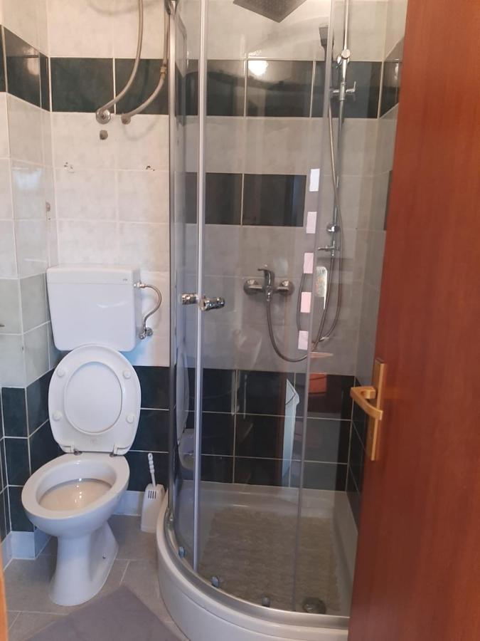 H&F Apartmani Vir Eksteriør bilde