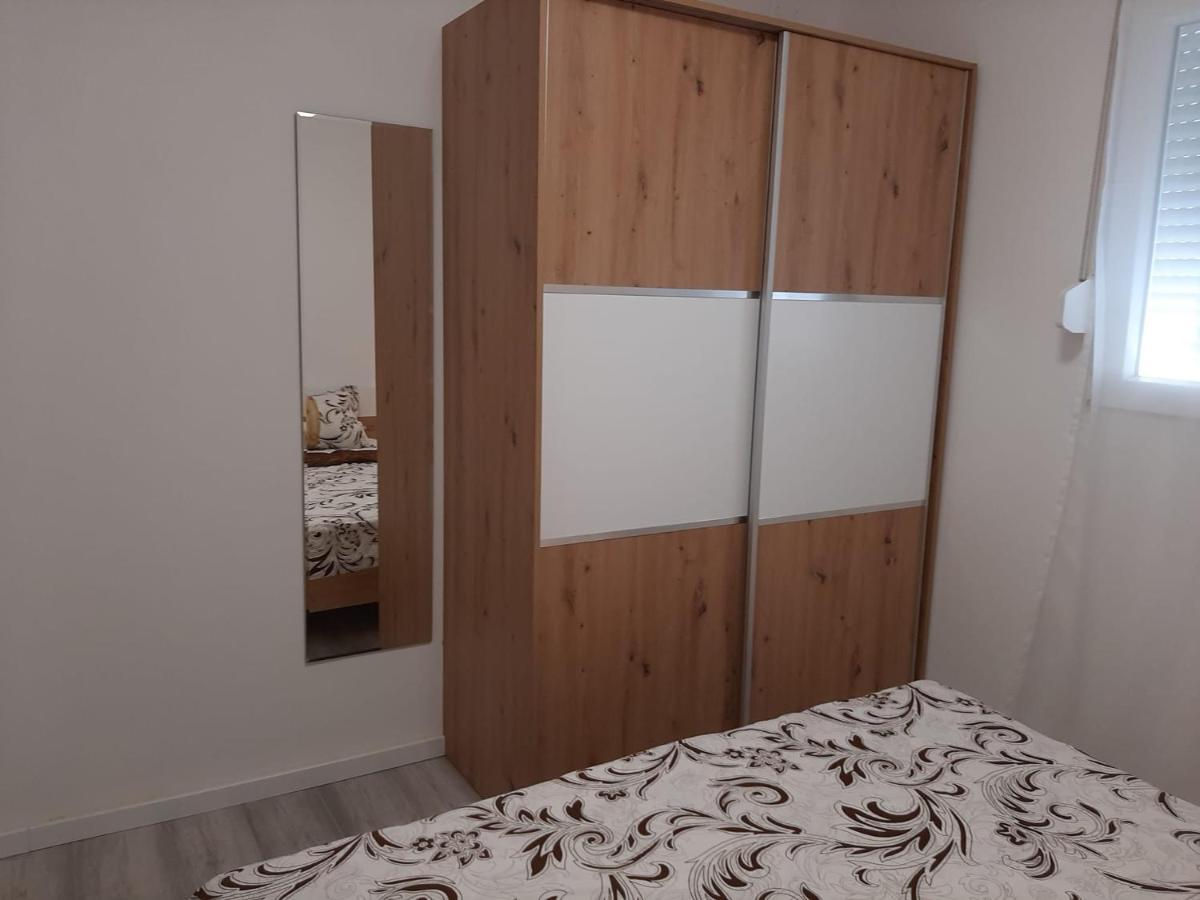 H&F Apartmani Vir Eksteriør bilde